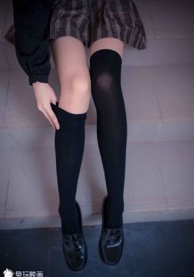 男女互相看着对方眼睛_BD英语手机免费观看完整