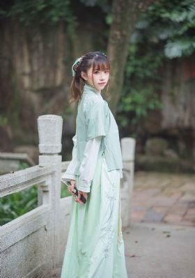 亚洲女人下面毛茸茸_高清电影免费在线