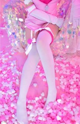 淫秽视频无码_十万网红美女美酱