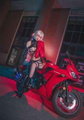 胸模王明明的私房写真照_720电影免费在线